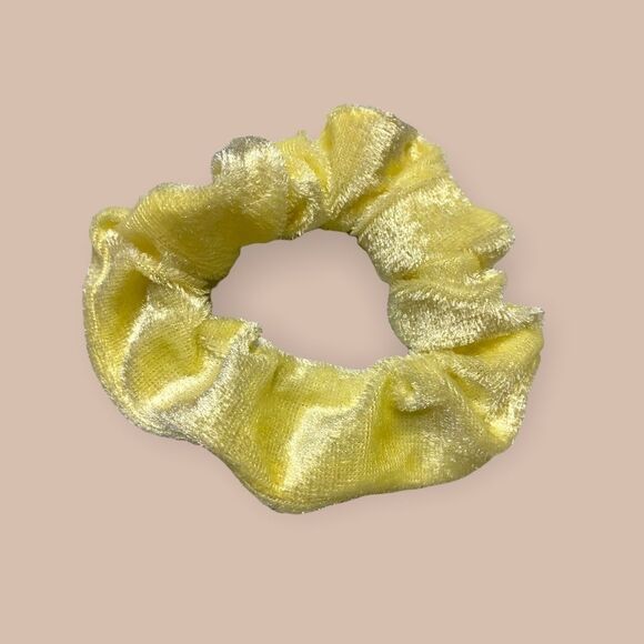 🆕 2/$20 Velvet Scrunchie Duo - Picture 3 of 3